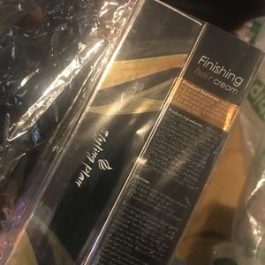 NIB Finishing Hair Cream